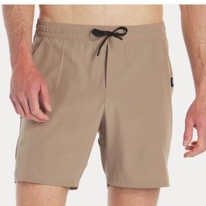 UNRL Stride Short 7.5”